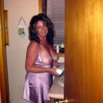 femme-cougar-nue-a-baiser-dans-le-15