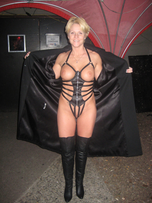 maman-tres-chaude-a-baiser-dans-le-07