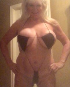 Femme mature du 39 exhibe nude