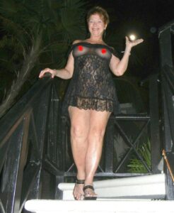 Femme mature du 87 exhibe nude